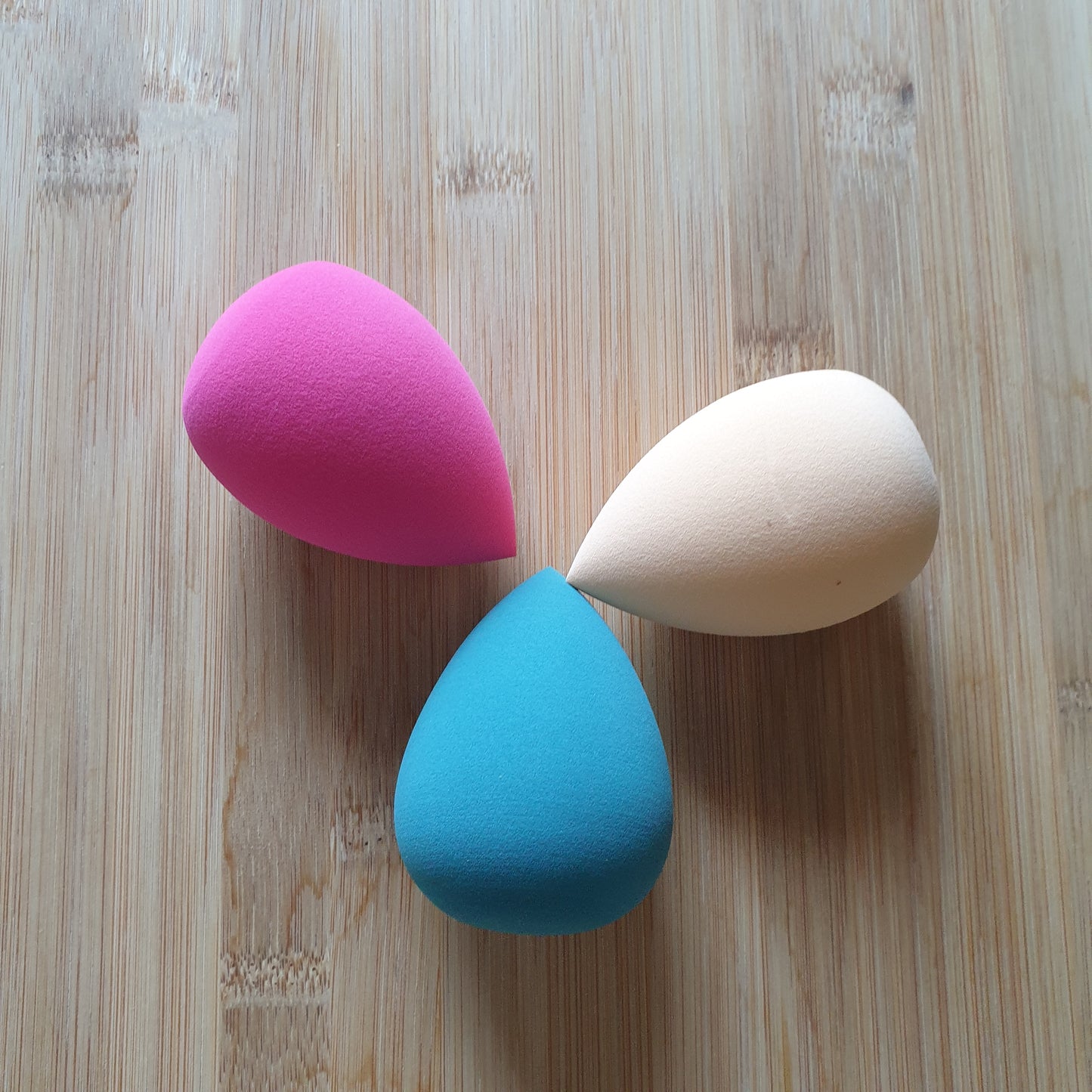 Makeup sponges x3