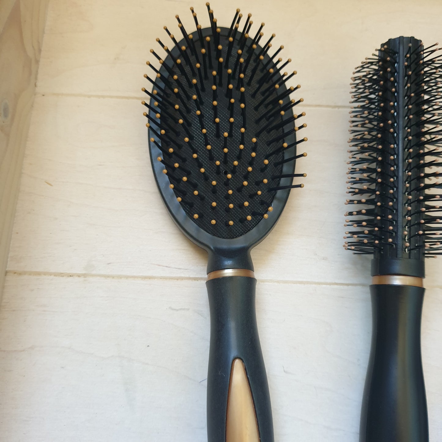 Set of 3 hair brushes