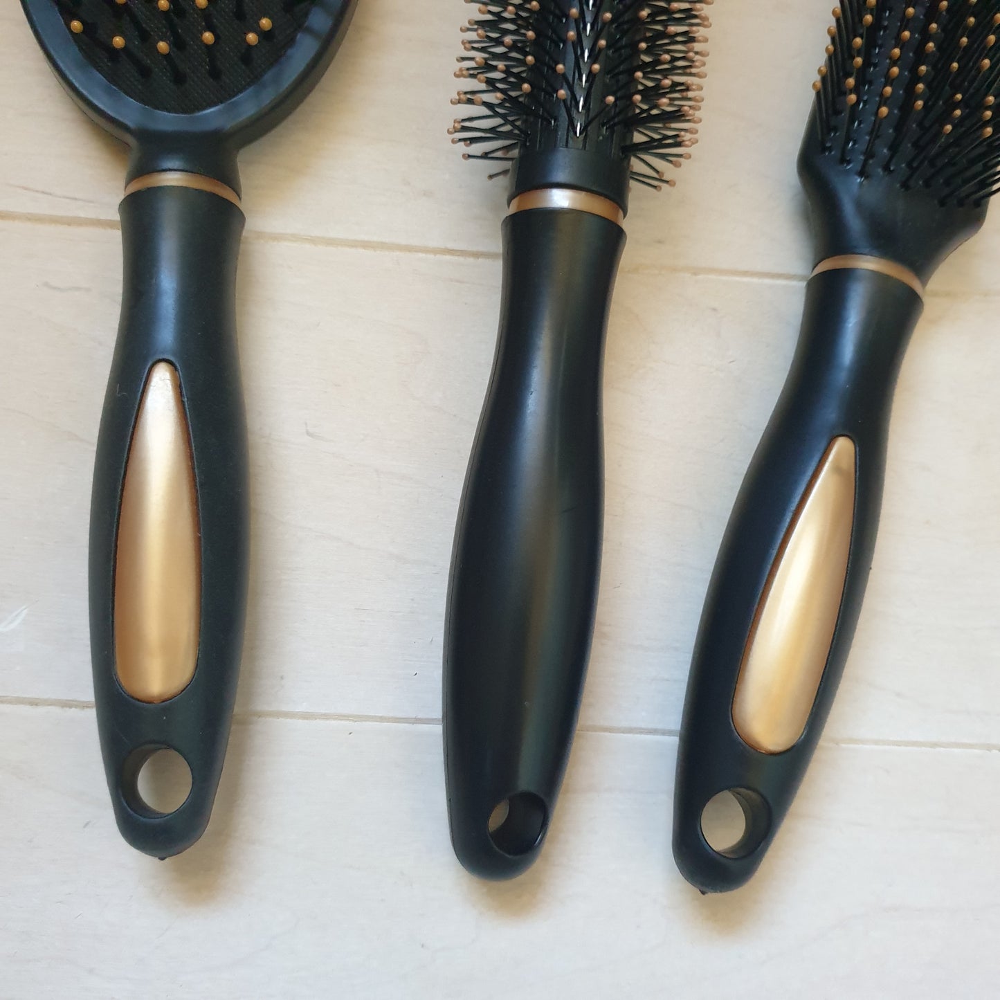 Set of 3 hair brushes