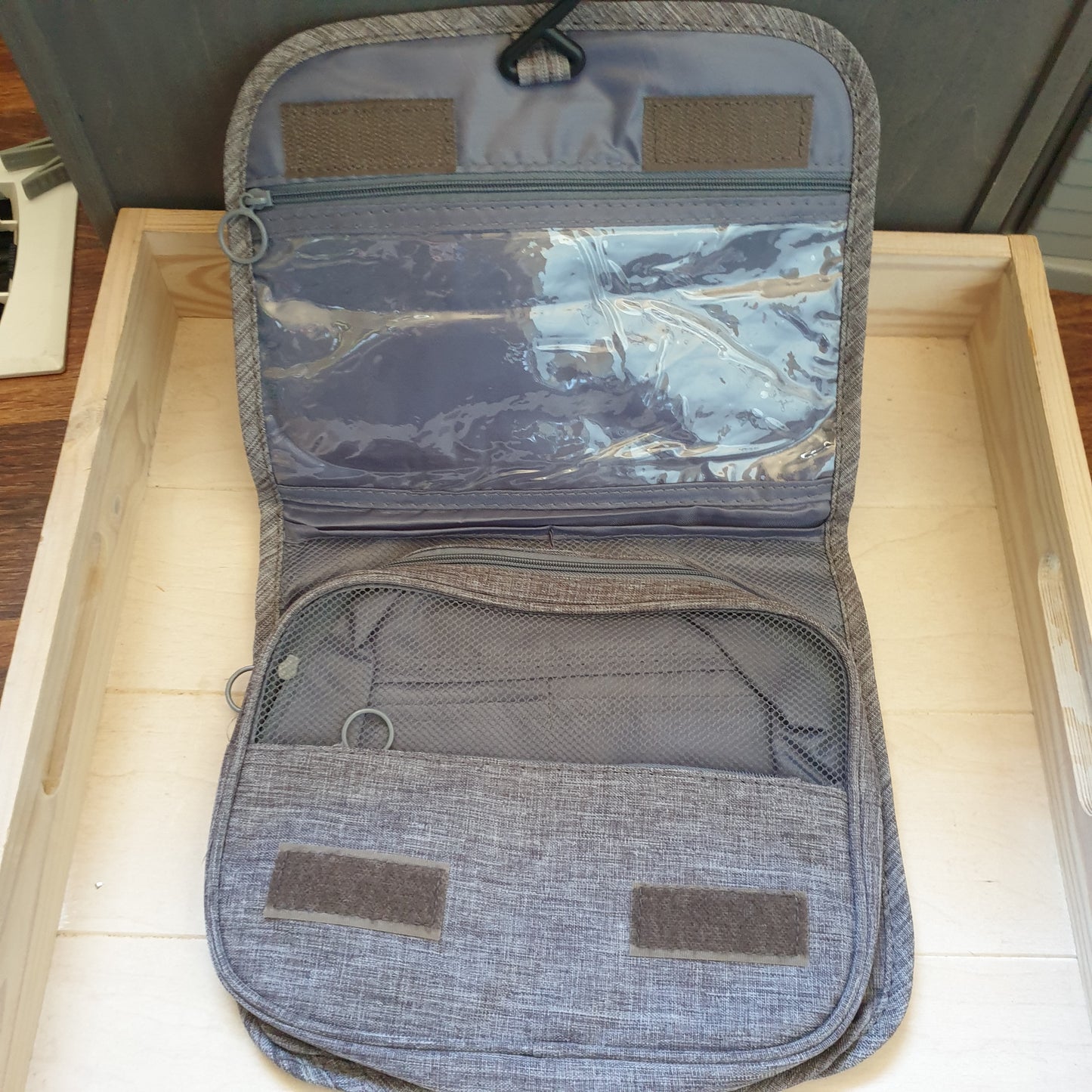 Travel toiletry bag