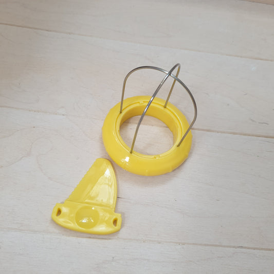 Kiwi cutter peeler