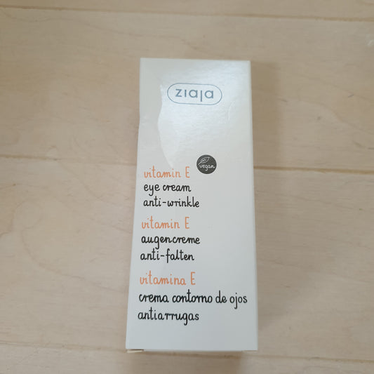 Vitamin E eyes cream anti-wrinkle