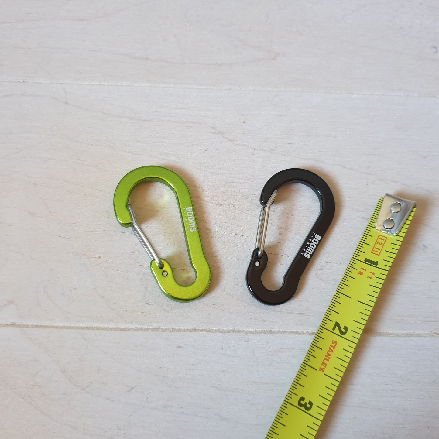 Carabiners clips x2