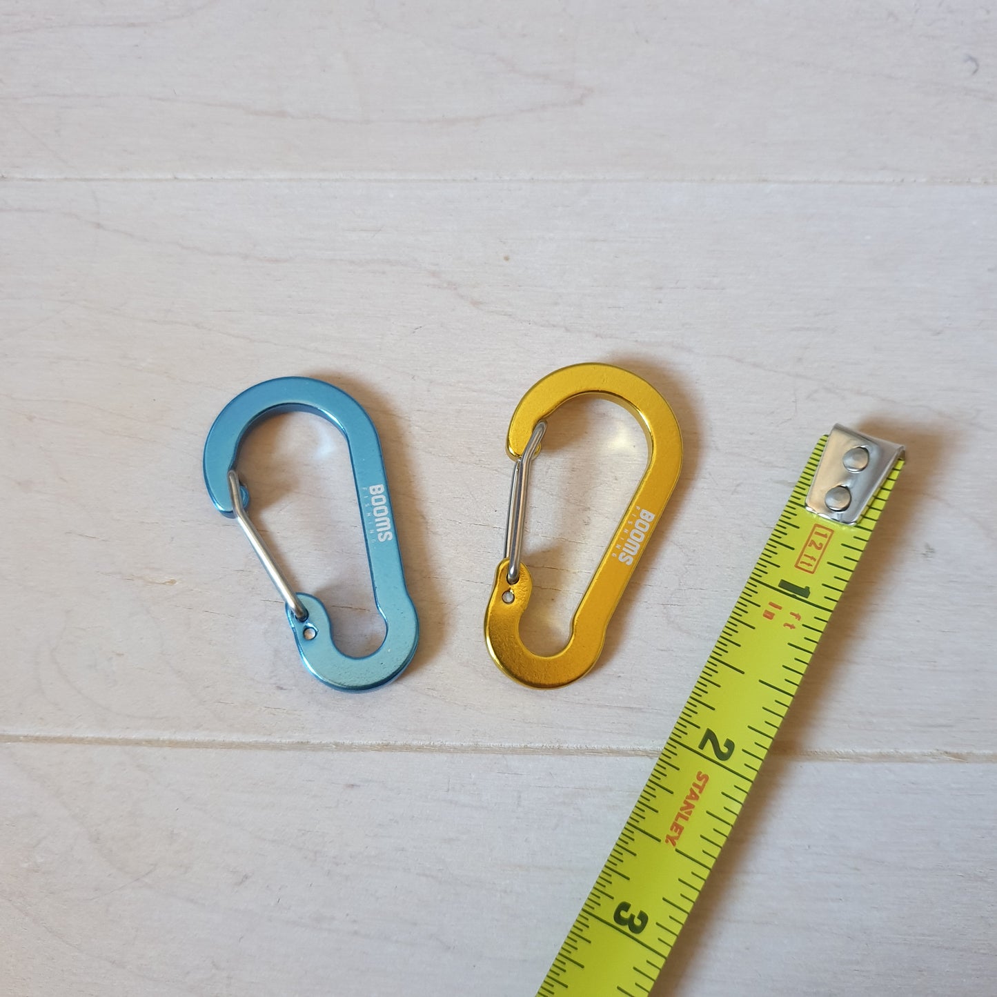 Carabiners clips x2