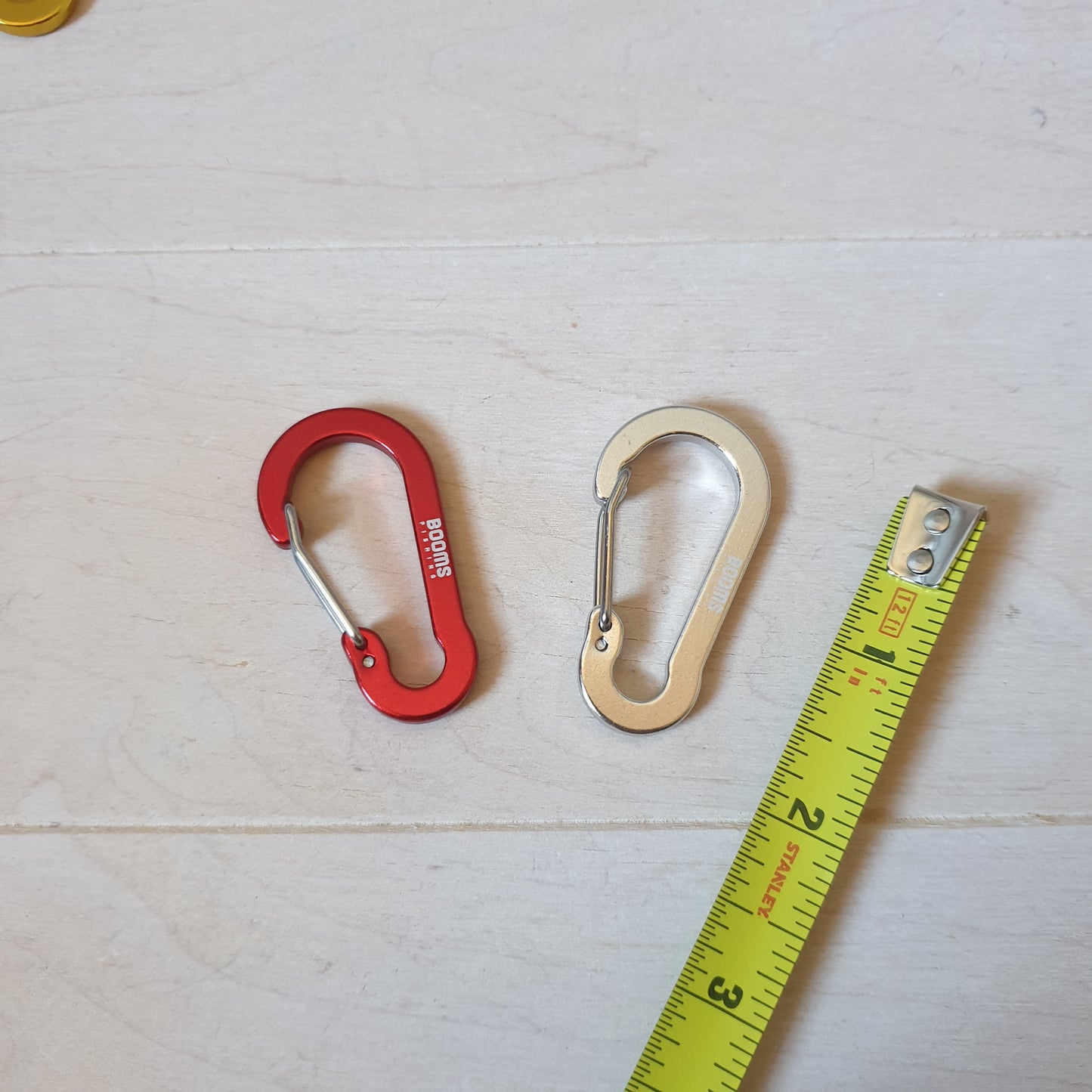 Carabiners clips x2