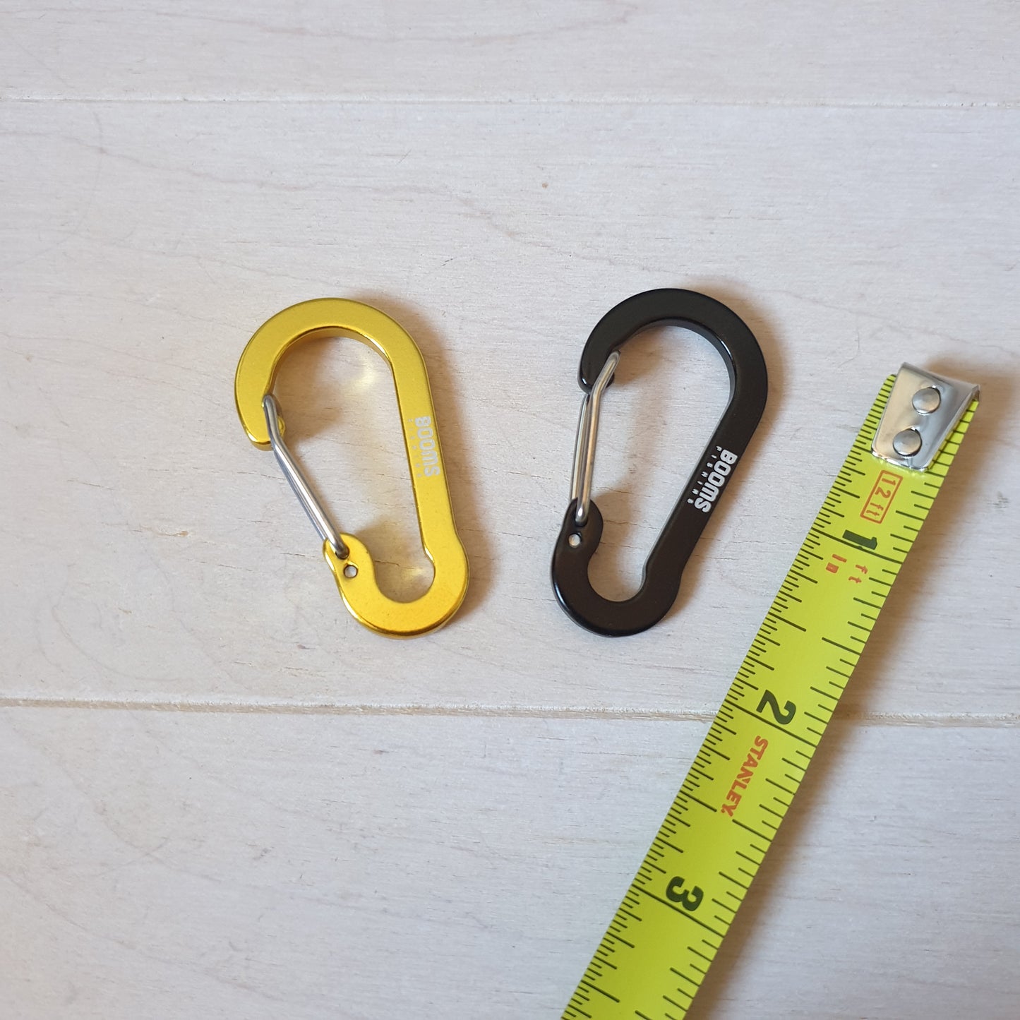 Carabiners clips x2