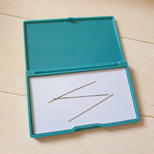 Magnetic needles storage