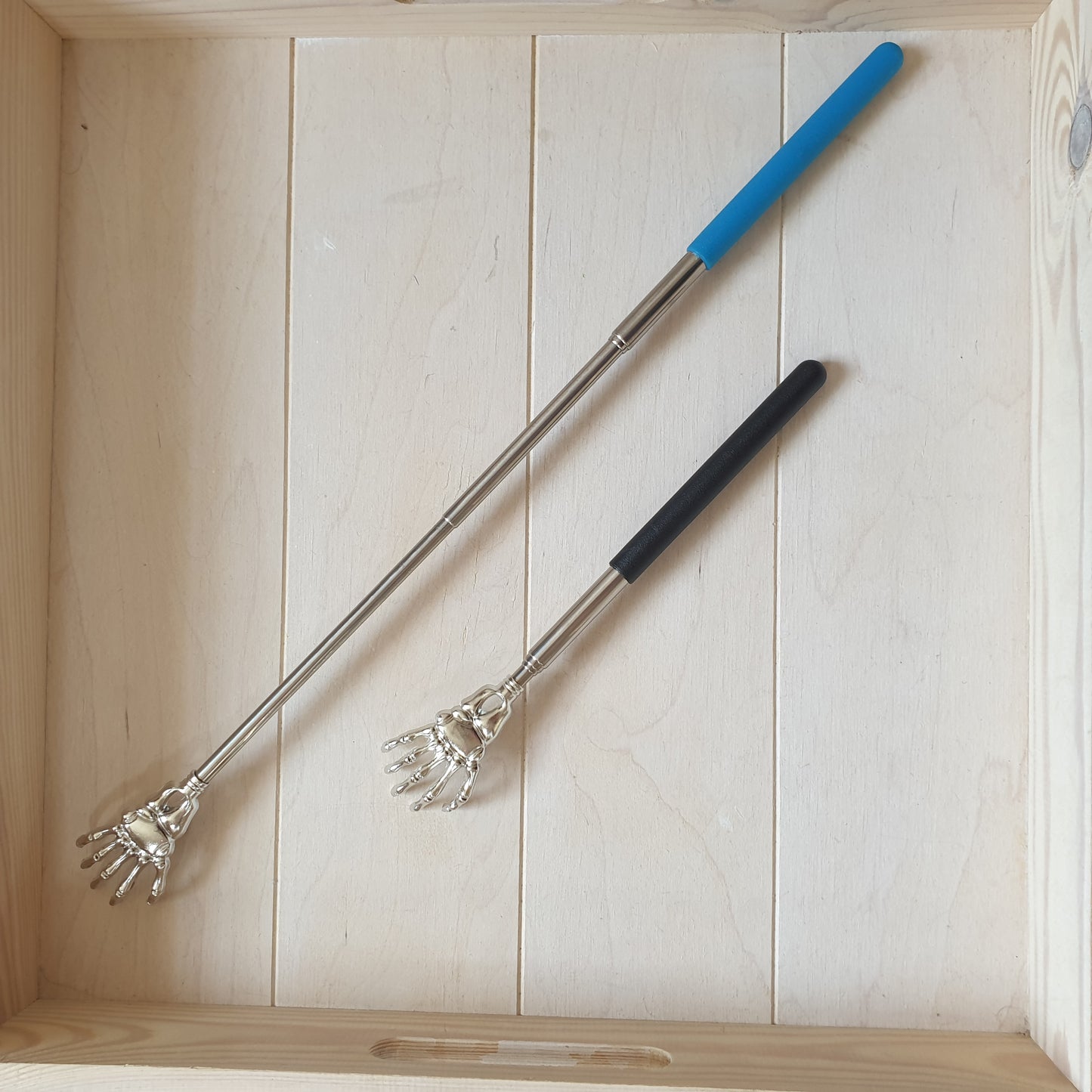 Telescopic back scratcher massager