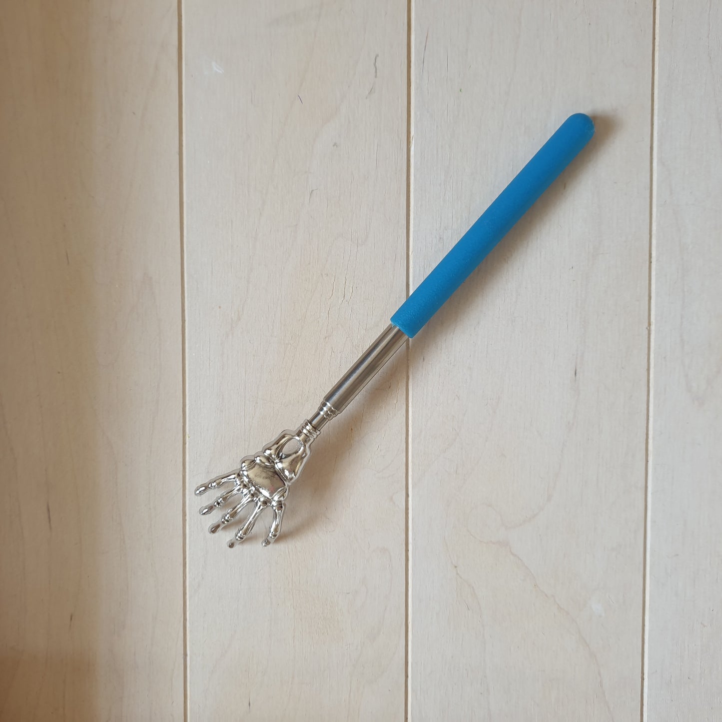 Telescopic back scratcher massager