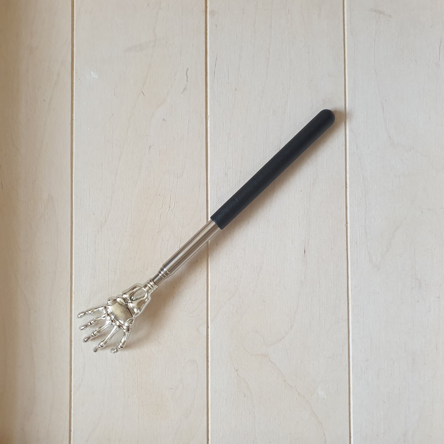 Telescopic back scratcher massager