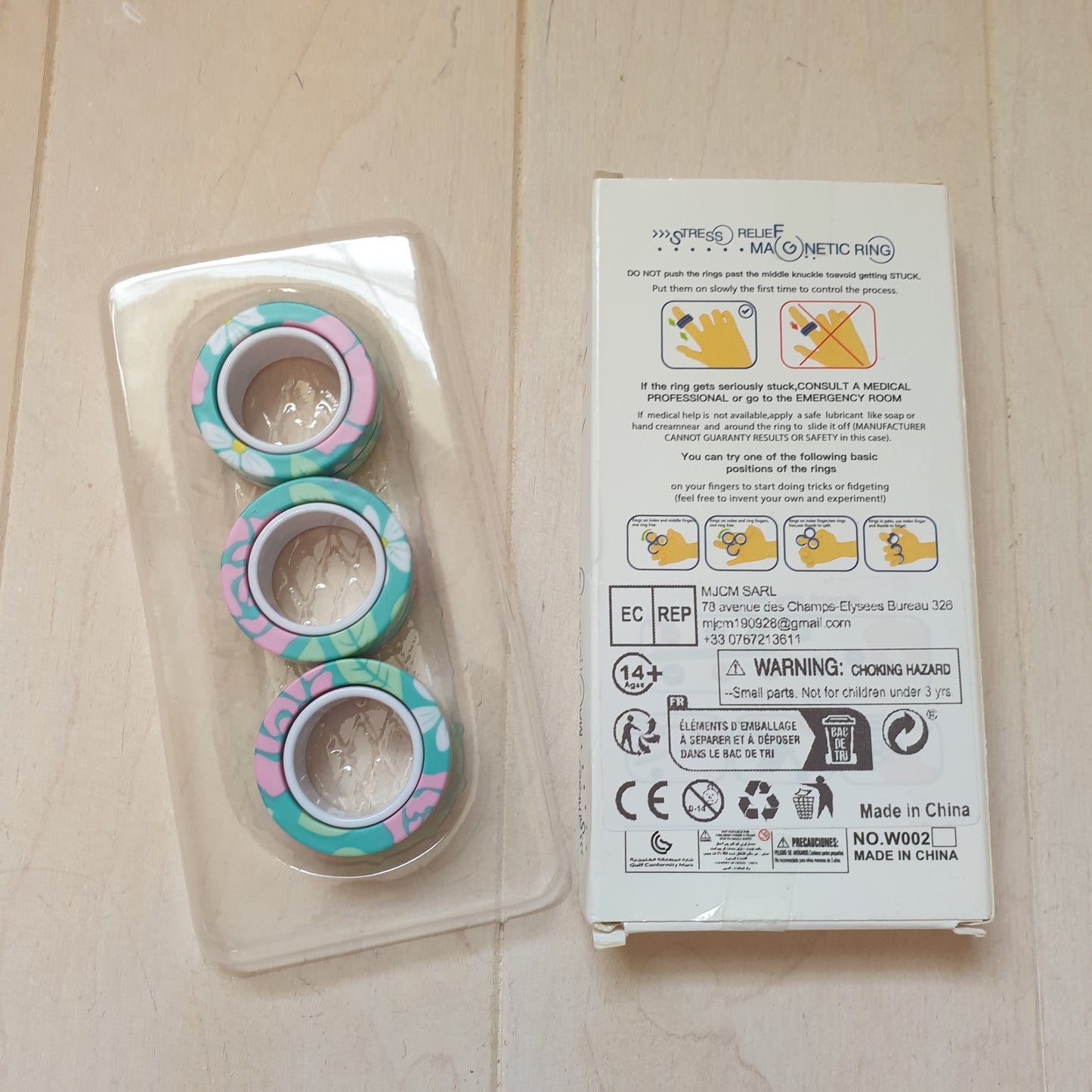 Fingertip magnetic rings toys