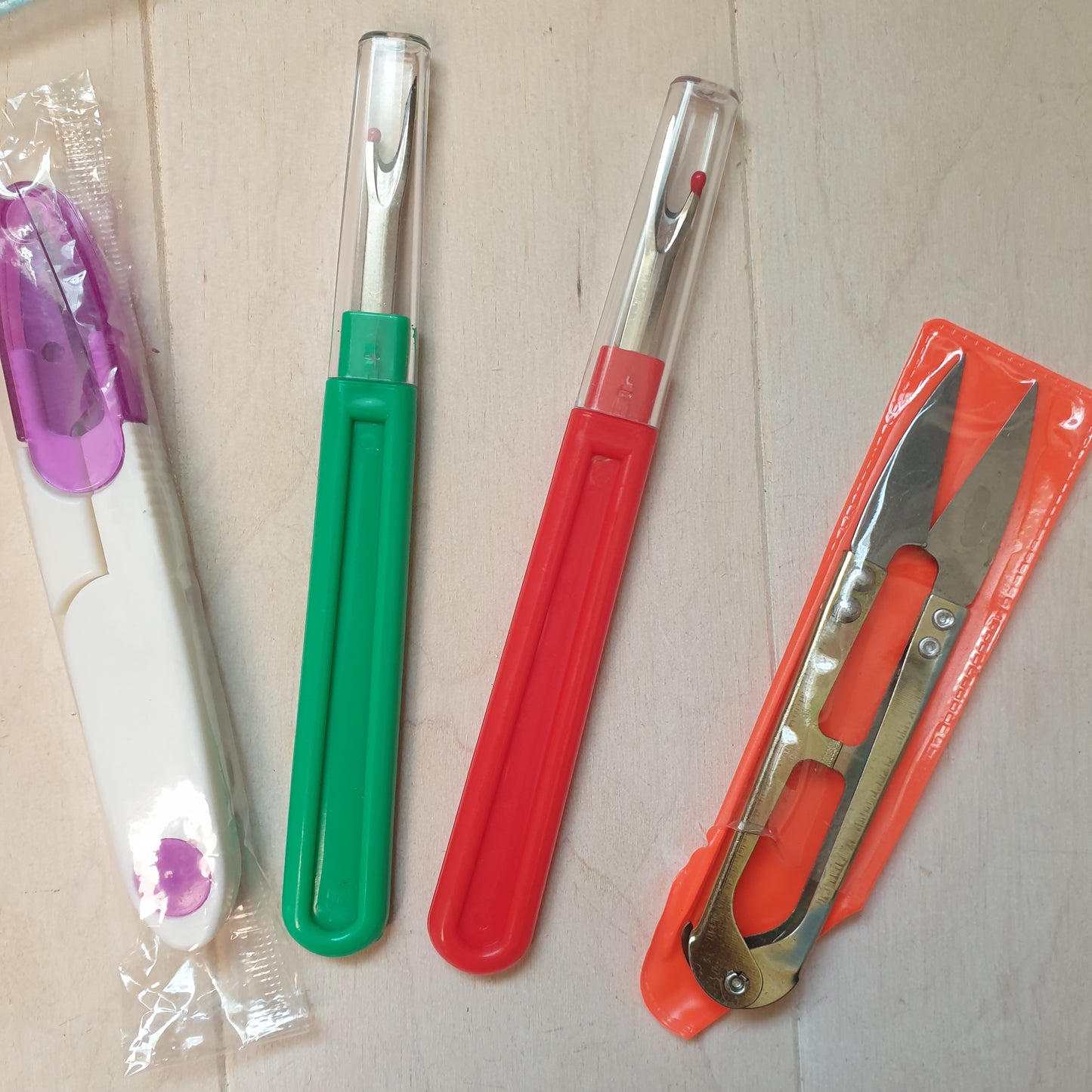 Sewing seam ripper kit