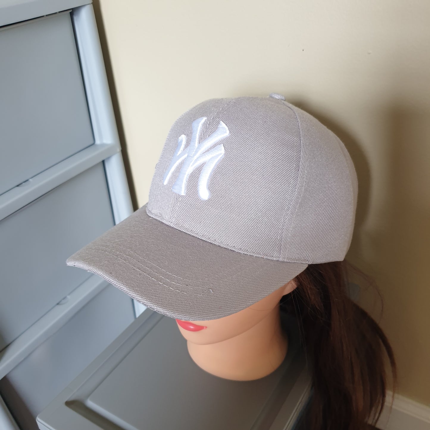 Adjustable gray cap fashion defects