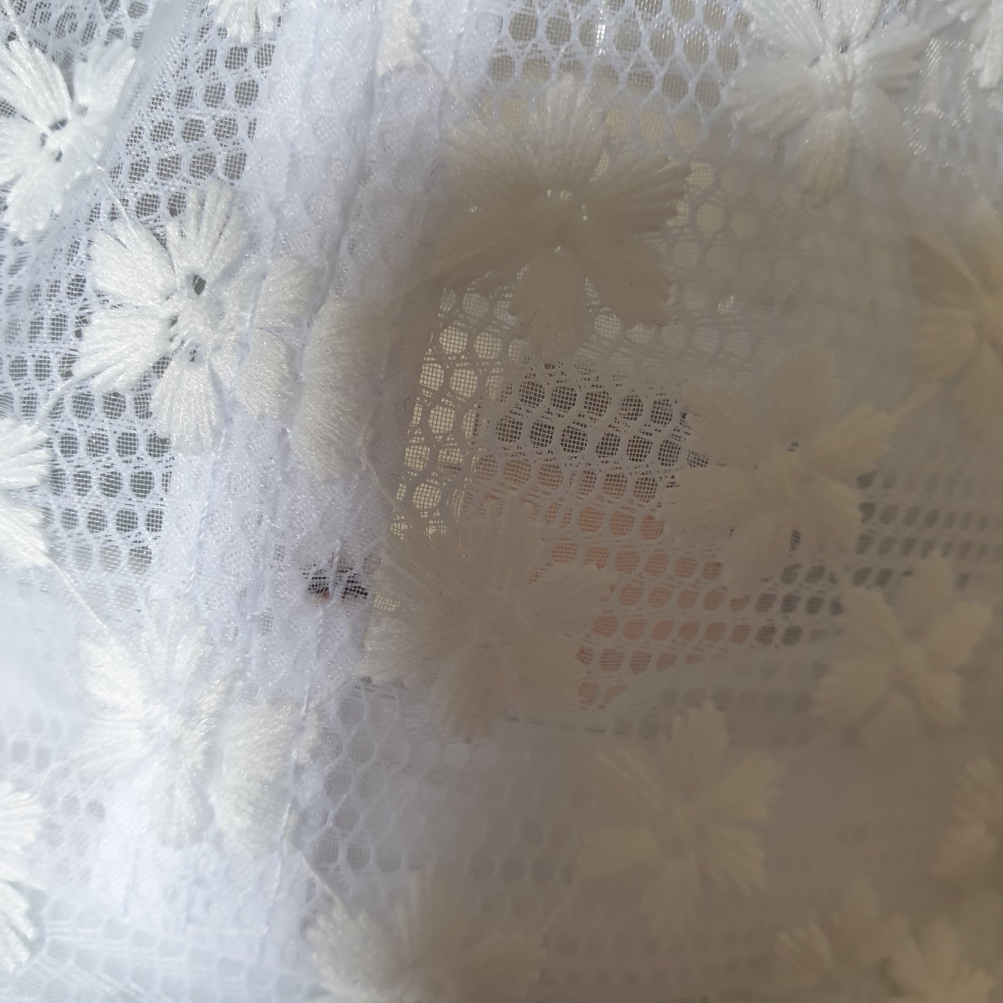 Adjustable white cap flower lace Defect