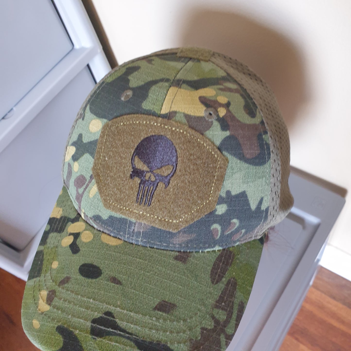 Adjustable camouflage green cap skull