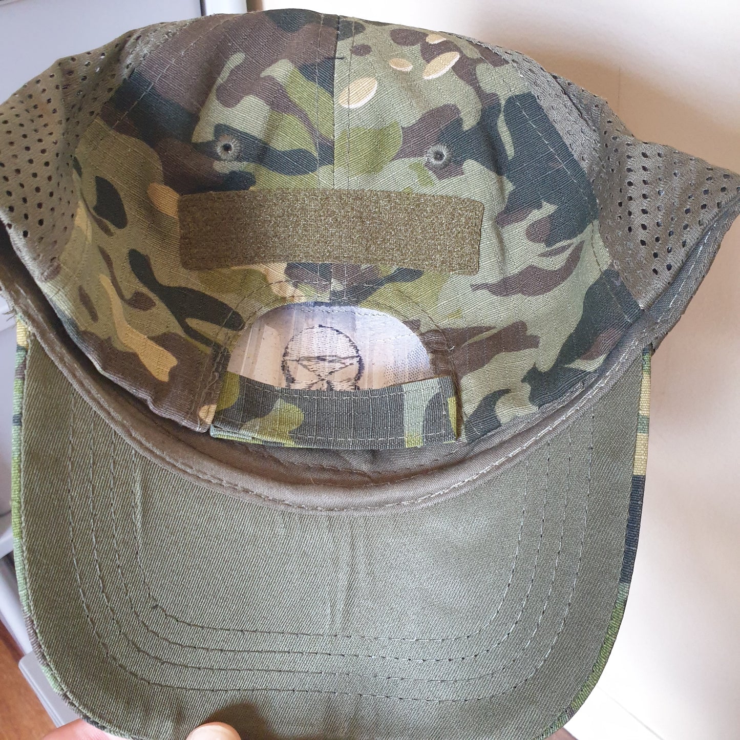 Adjustable camouflage green cap skull