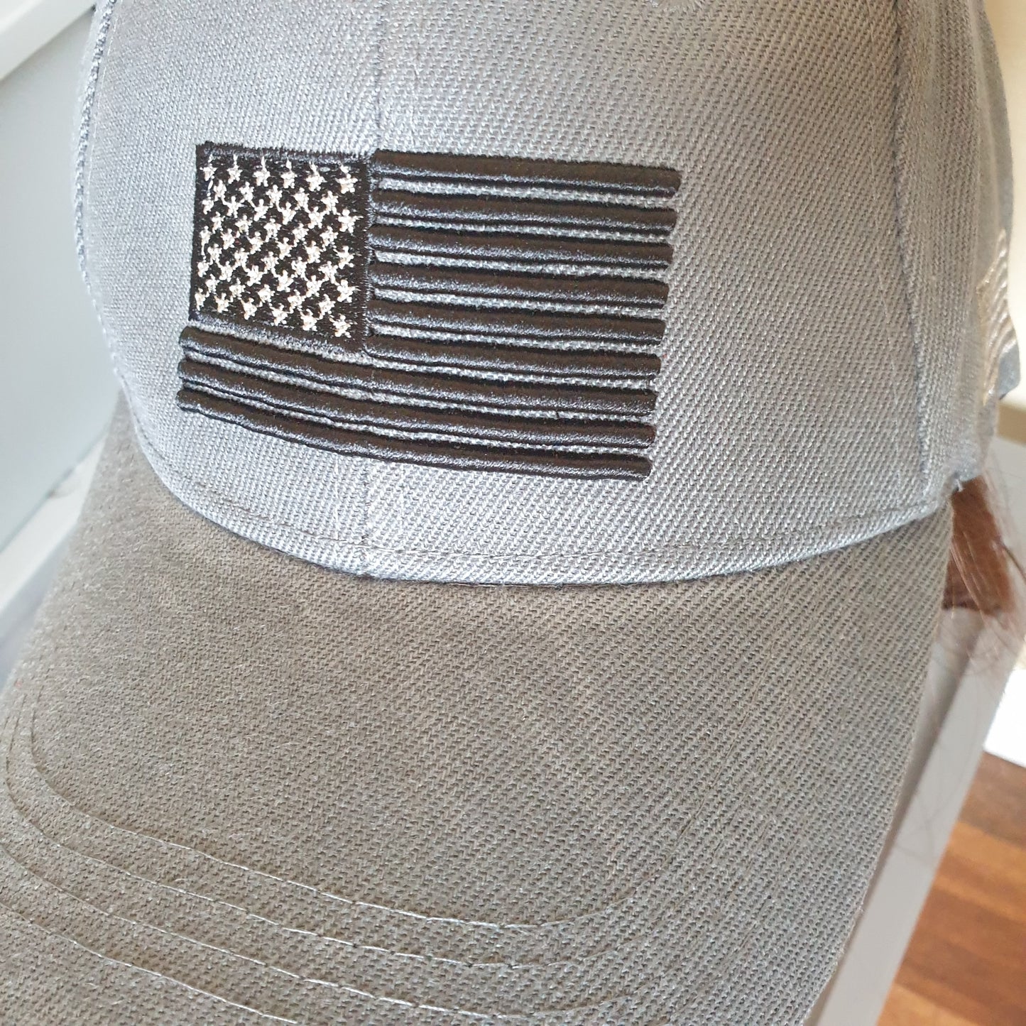 Adjustable gray cap Flag