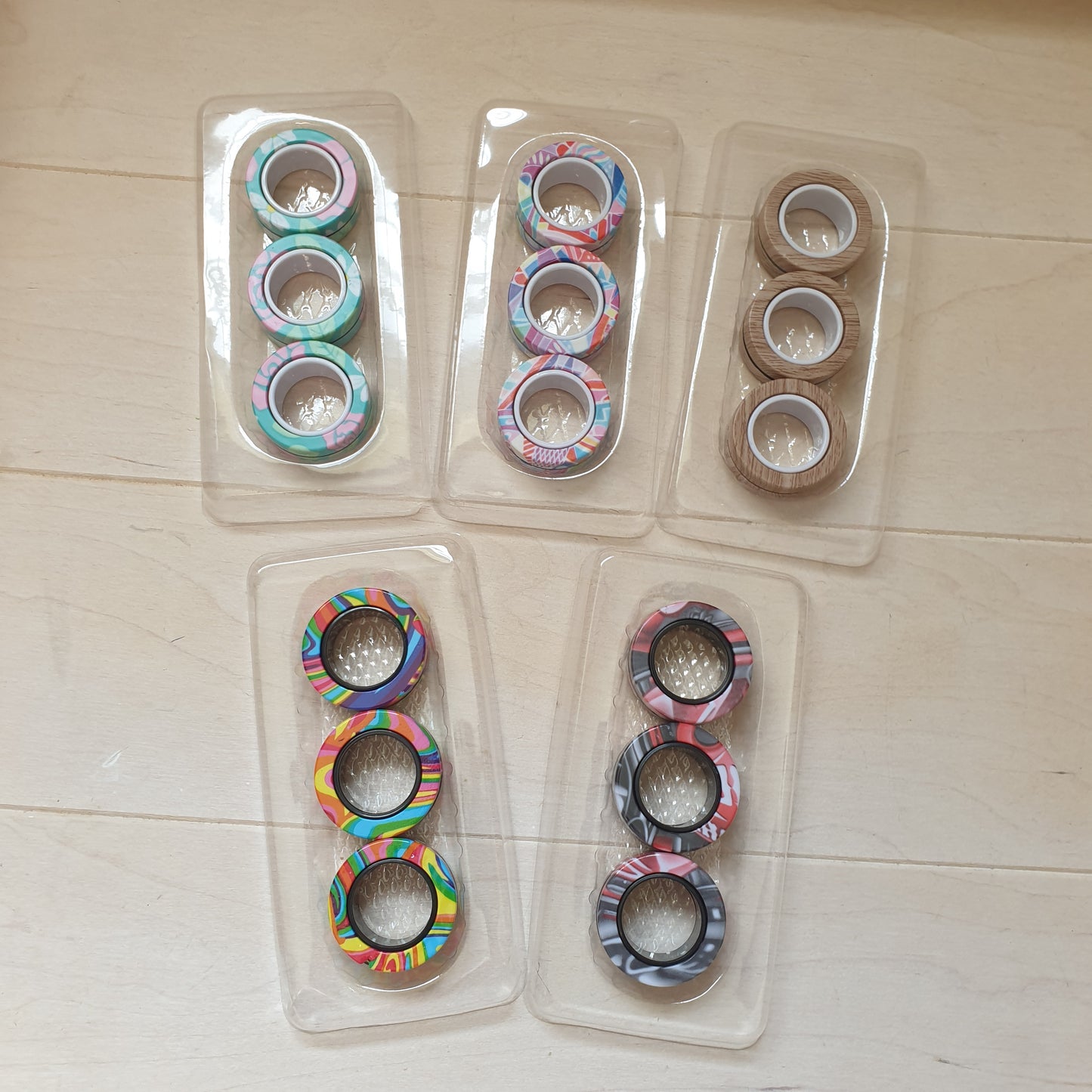 Fingertip magnetic rings toys