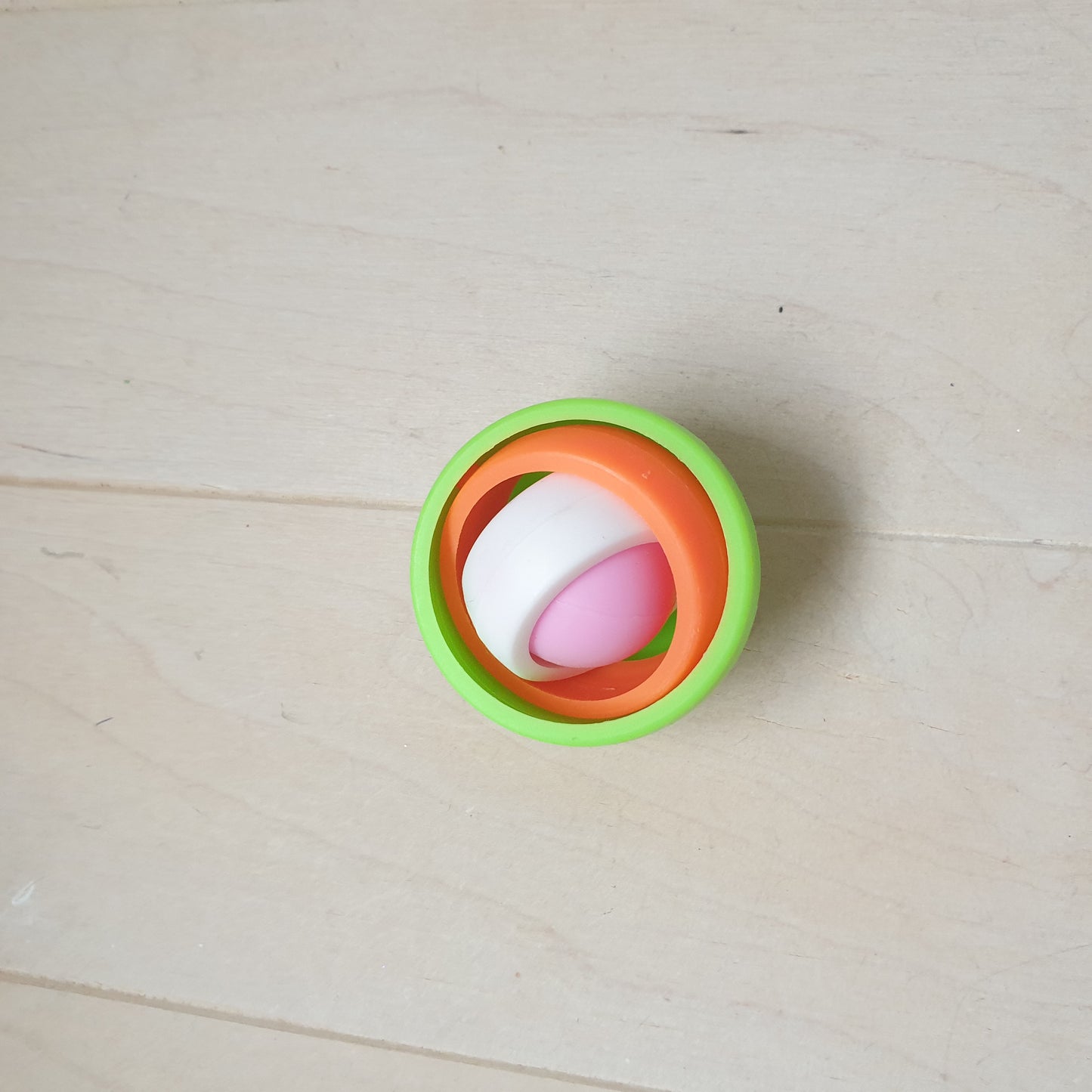 Destressing ball gyro fidget toy