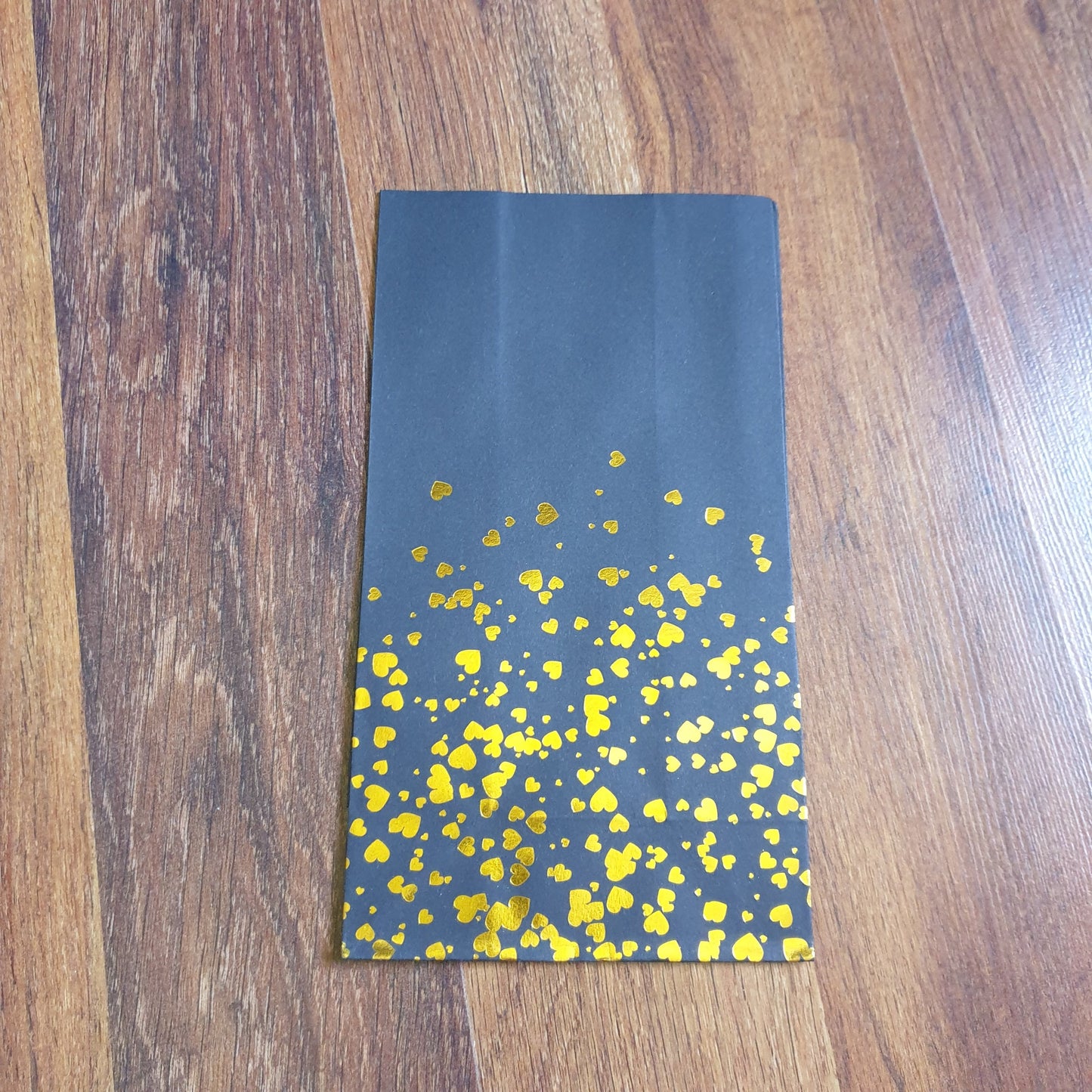 Thin hearts / stars kraft gift bag