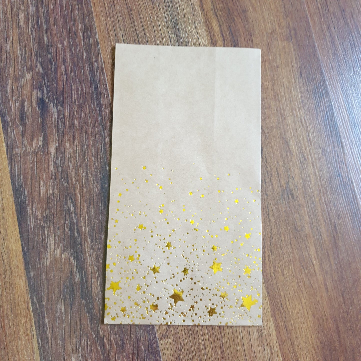 Thin hearts / stars kraft gift bag