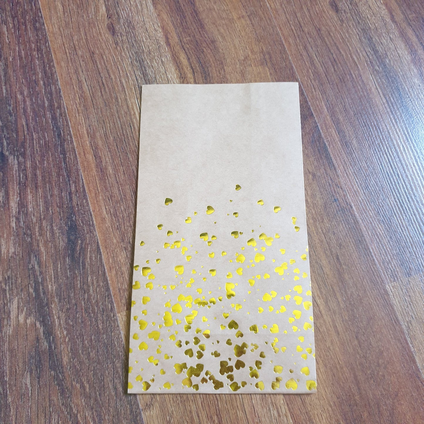 Thin hearts / stars kraft gift bag