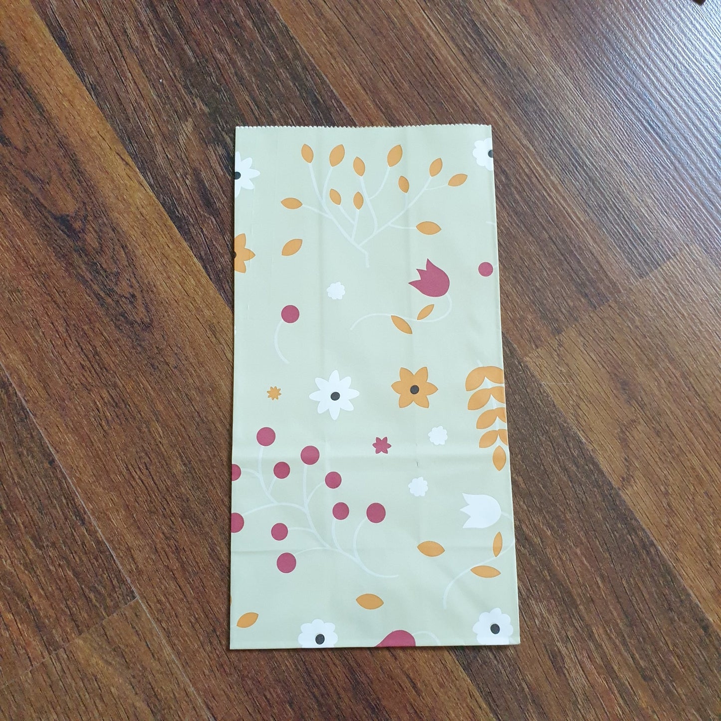 Thin floral gift bag