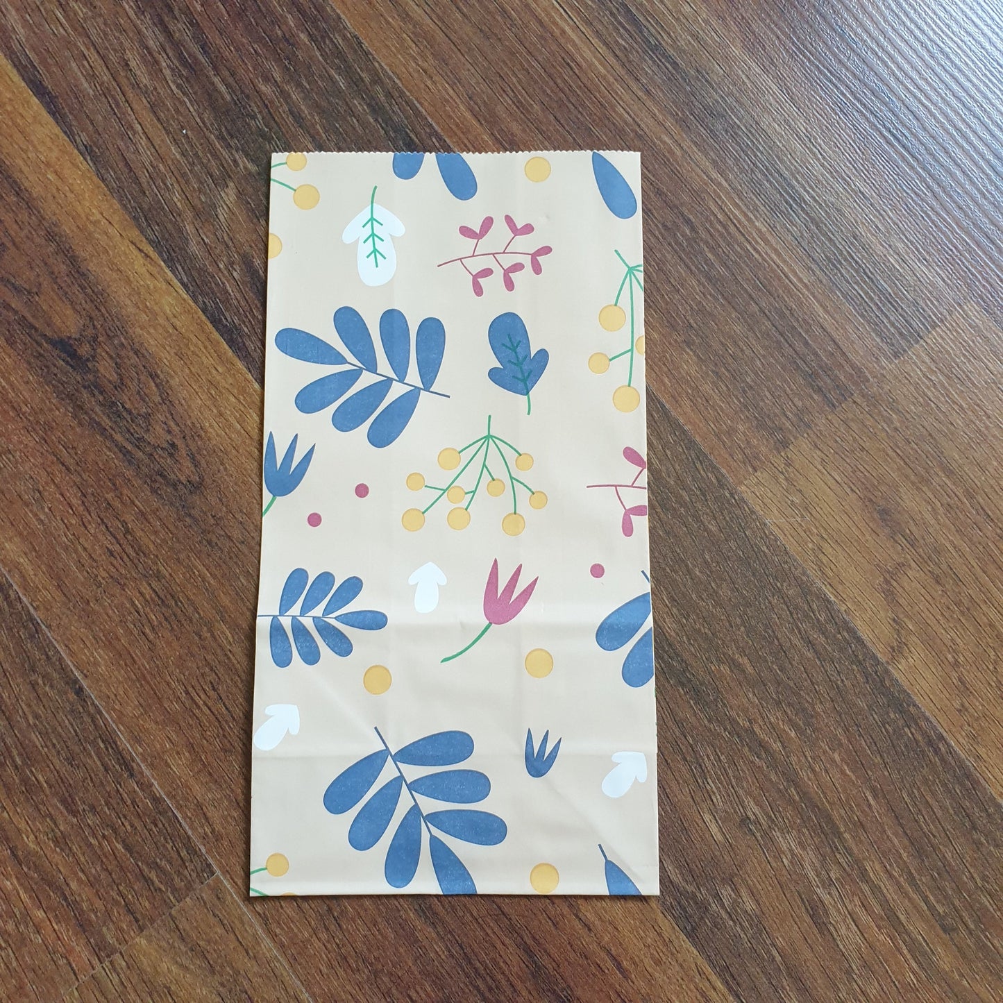 Thin floral gift bag