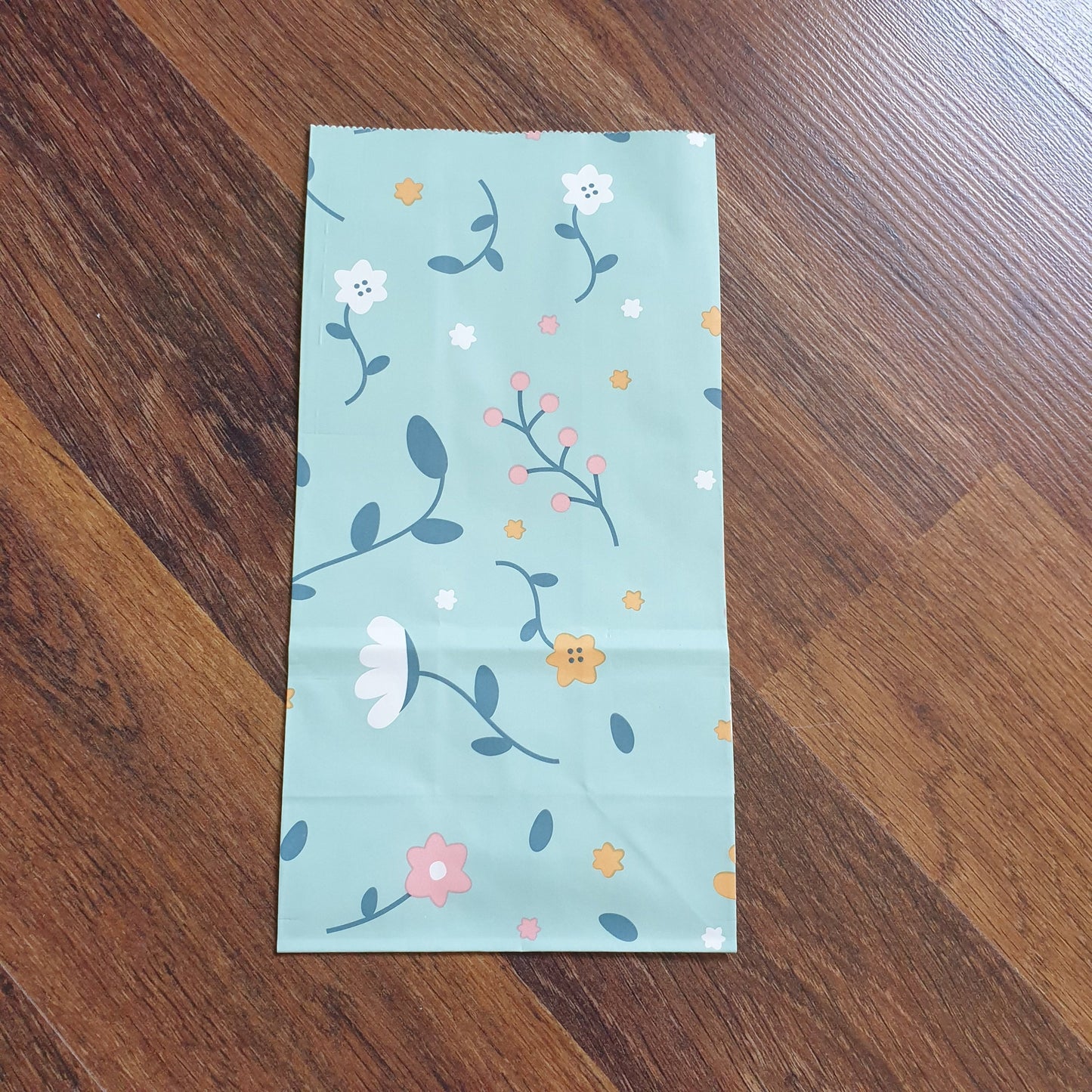 Thin floral gift bag