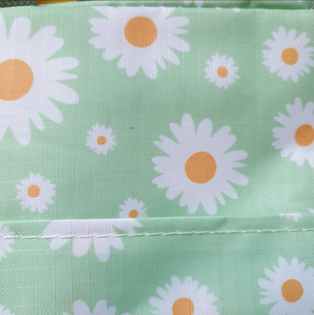 Flowers green cooler lunch bag with defects